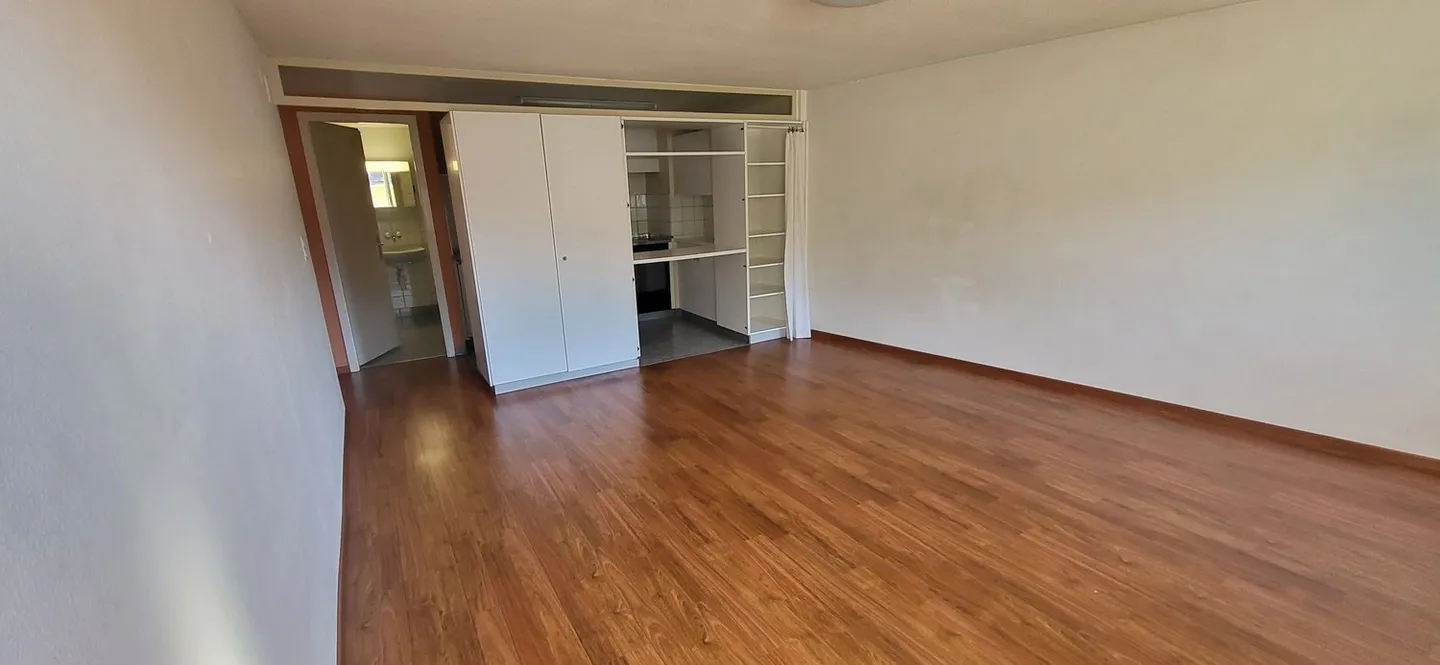 Appartement 1 pièce, 4ème étage, dans le style rétro au cœur de la vieille ville de Bienne - Photo 12 sur 15