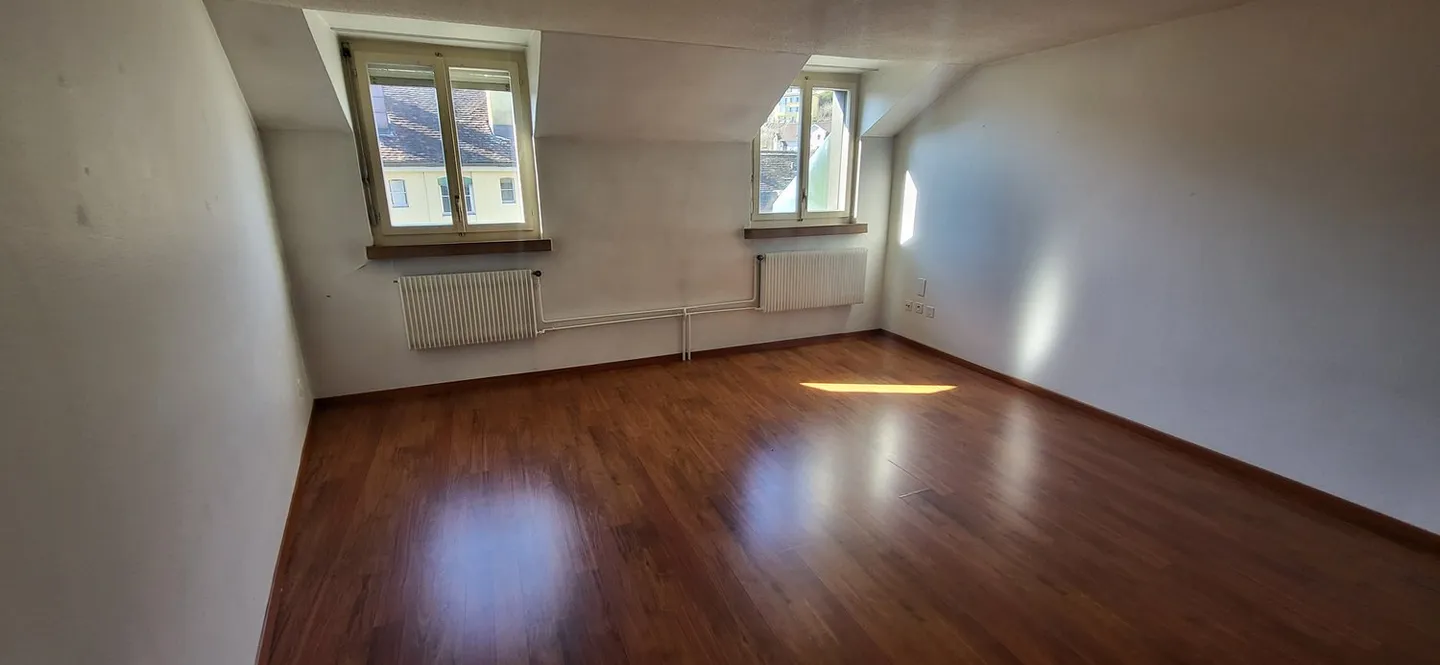 Appartement 1 pièce, 4ème étage, dans le style rétro au cœur de la vieille ville de Bienne - Photo 11 sur 15