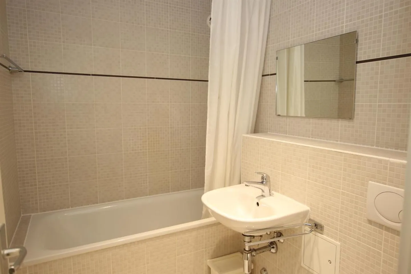 Furnished apartment for rent - Photo 4 of 5