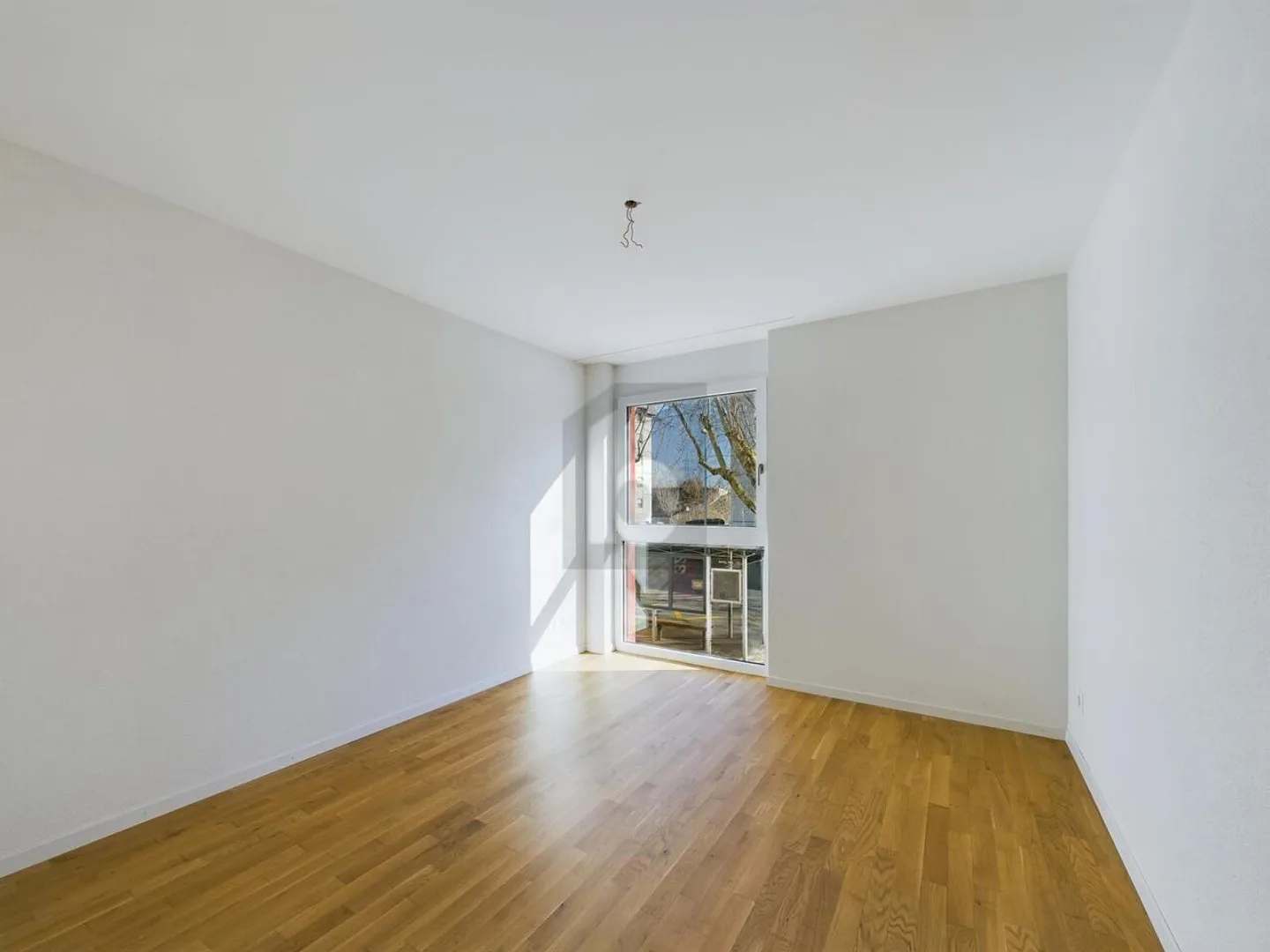 EINE MODERNE UNTERKUNFT IN EINER RUHIGEN NACHBARSCHAFT - Foto 3 von 6