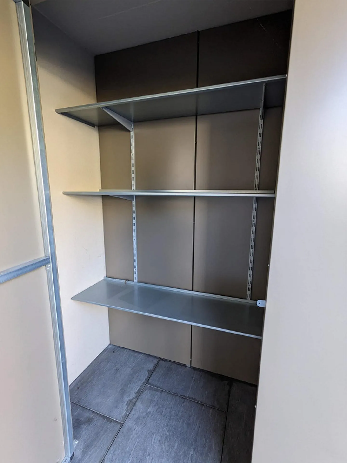 Moderne Gartenwohnung mit Sitzplatz - Foto 7 von 10