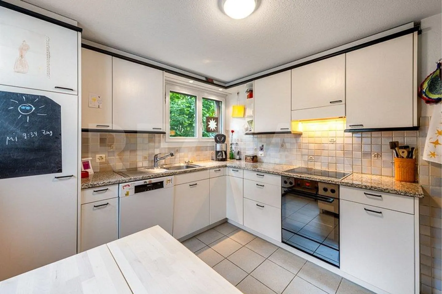 5½-Room Single-Family House in a Beautiful Location - Photo 6 of 13