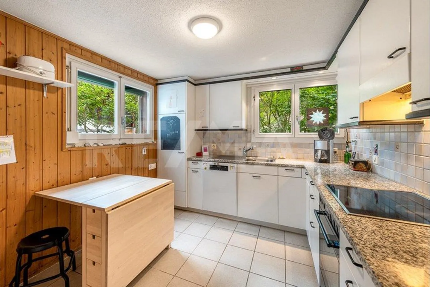 5½-Room Single-Family House in a Beautiful Location - Photo 7 of 13