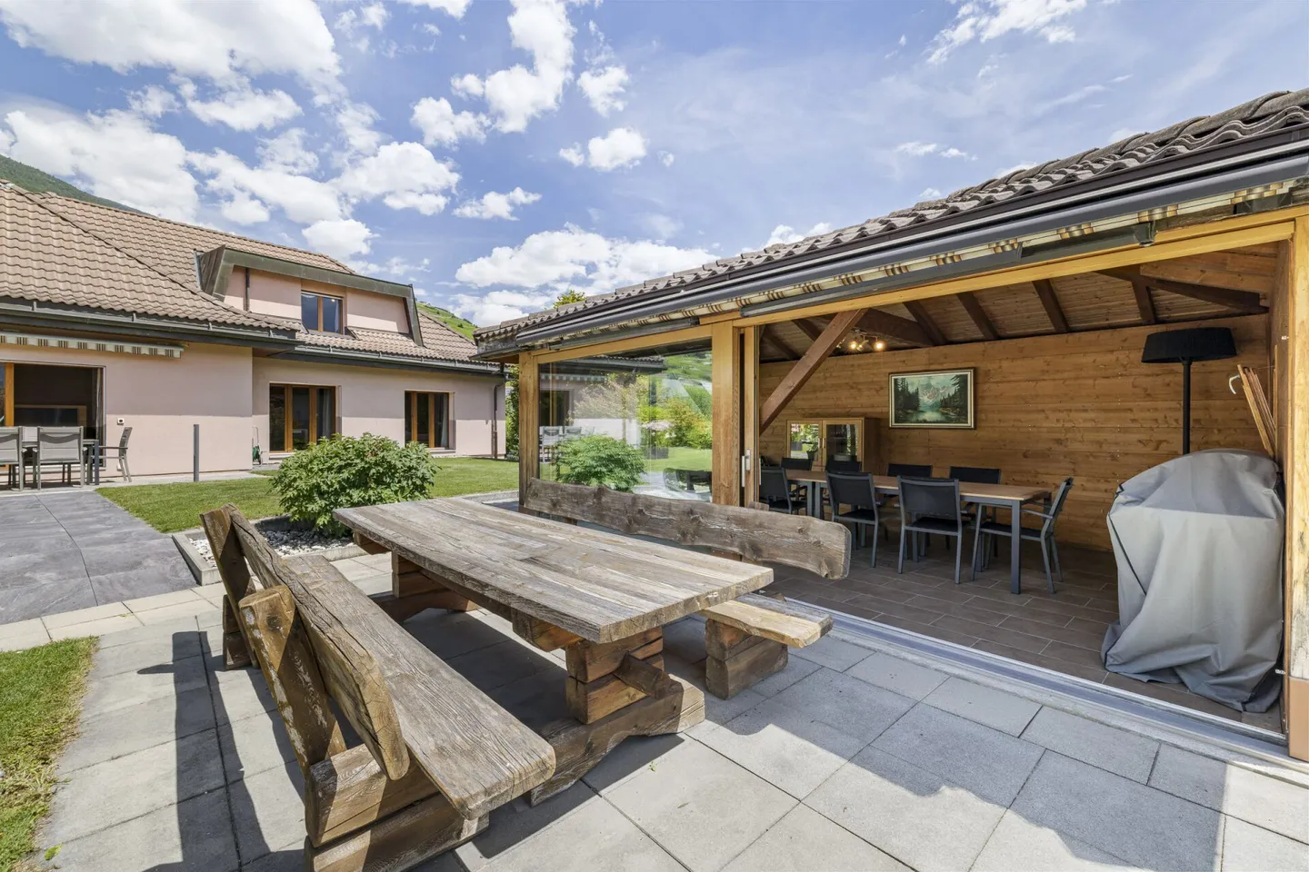 Wunderschöne 6-Zimmer-Villa 1/2 von 297 m2 mit einem wunderschönen Außenbereich - Foto 23 von 33