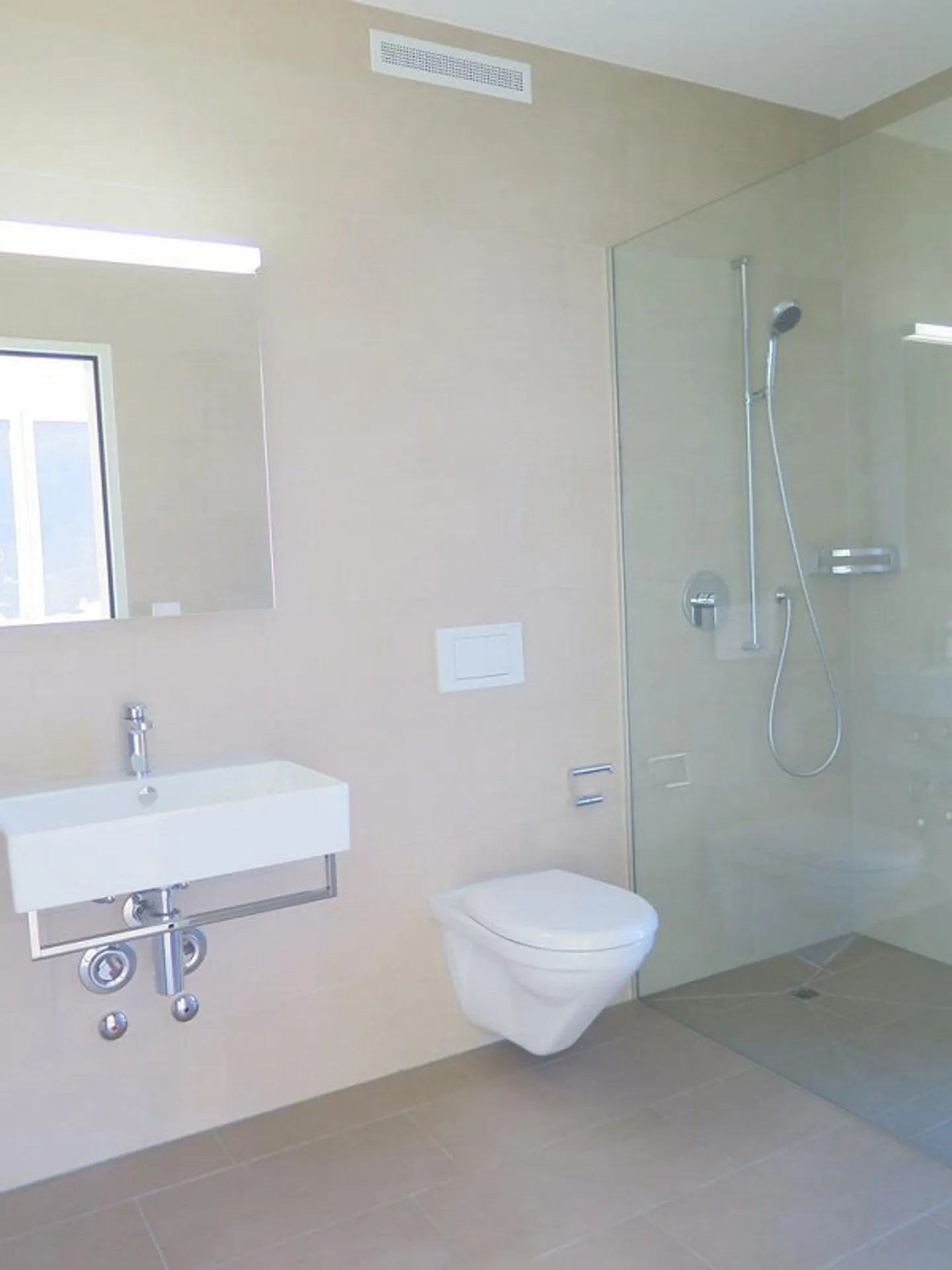 Appartement penthouse exclusif de 4½ pièces avec terrasse ensoleillée et vue panoramique - Photo 10 sur 14