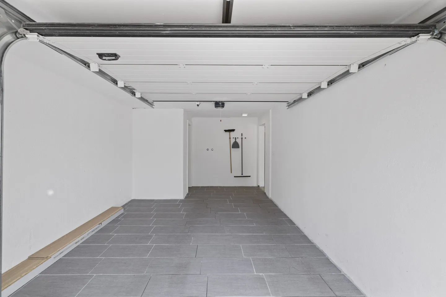 Wunderschöne 6-Zimmer-Villa 1/2 von 297 m2 mit einem wunderschönen Außenbereich - Foto 27 von 33