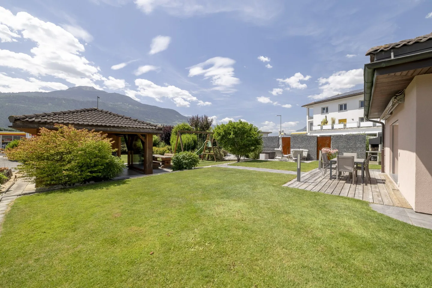 Wunderschöne 6-Zimmer-Villa 1/2 von 297 m2 mit einem wunderschönen Außenbereich - Foto 21 von 33