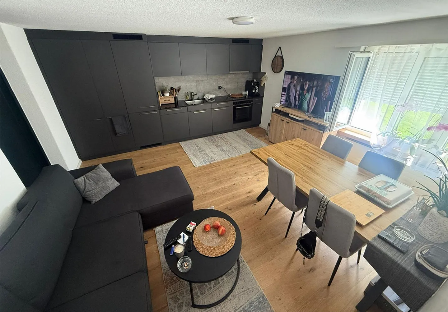 Moderno appartamento con 2 camere in una zona residenziale tranquilla - Foto 1 di 5