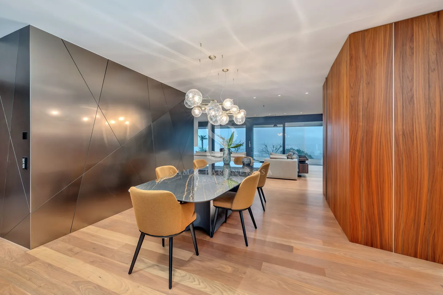 Luxury Penthouse with Pool - Photo 11 of 21