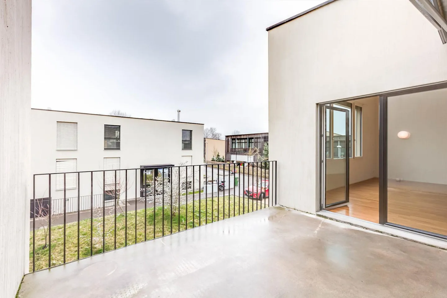 Vie ensoleillée dans le vert - Photo 8 sur 12