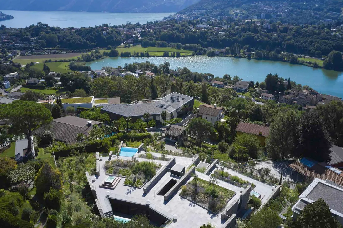 Luxury Penthouse with Pool - Photo 20 of 21