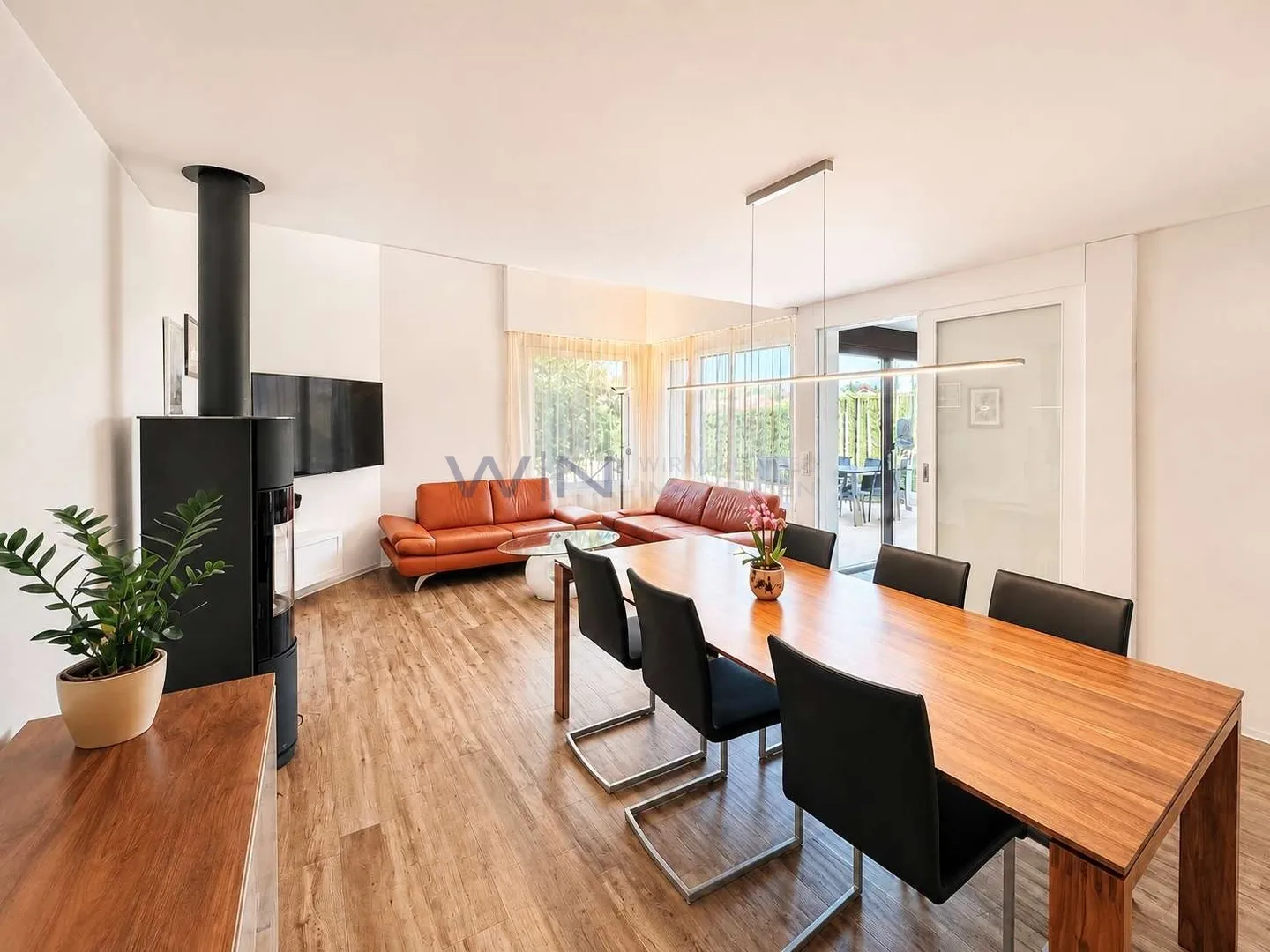Spacious Townhouse with Garden - Photo 6 of 13