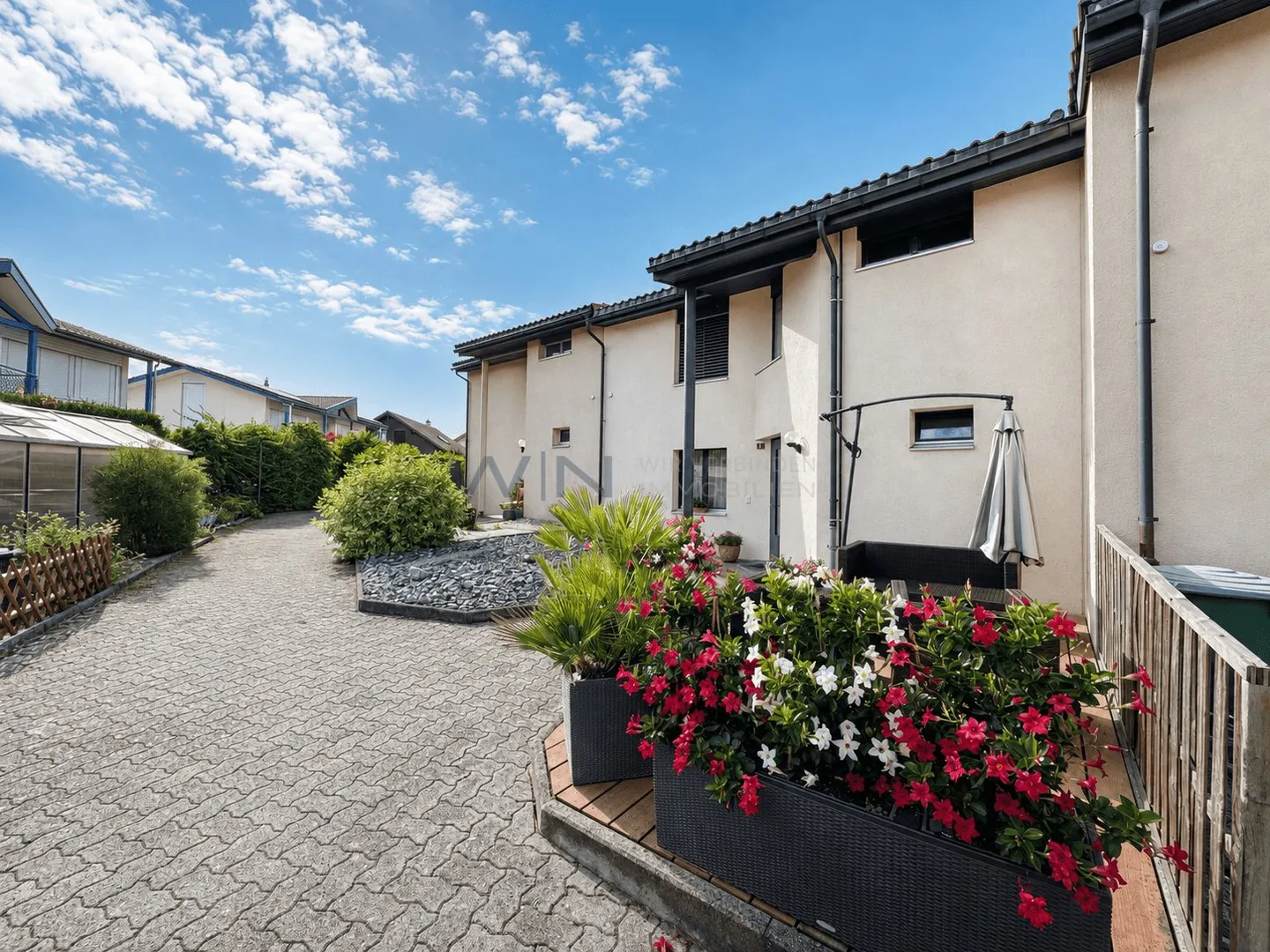 Spacious Townhouse with Garden - Photo 1 of 13