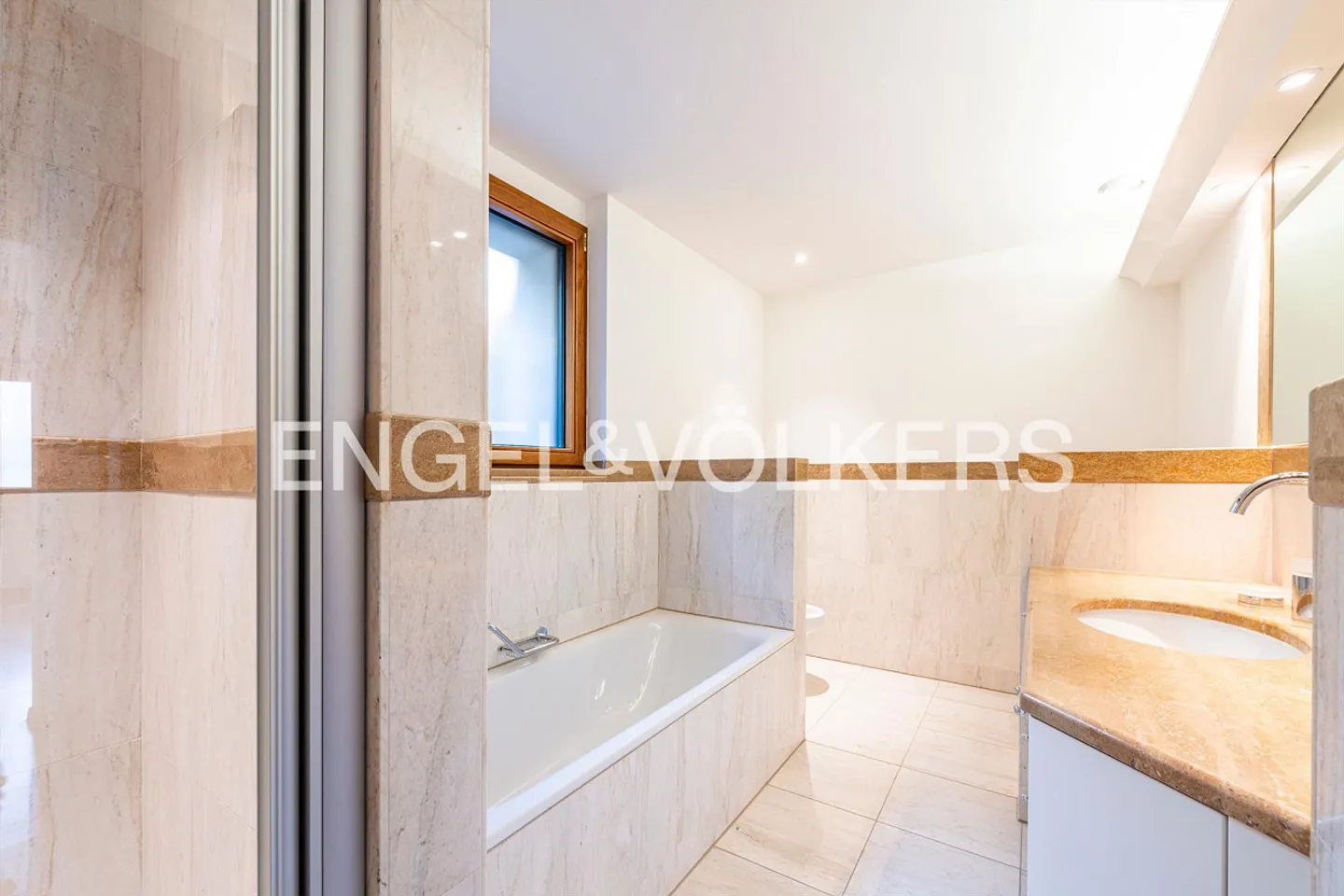 Lakefront Apartments in Lugano - Unit 11 - Photo 10 of 13