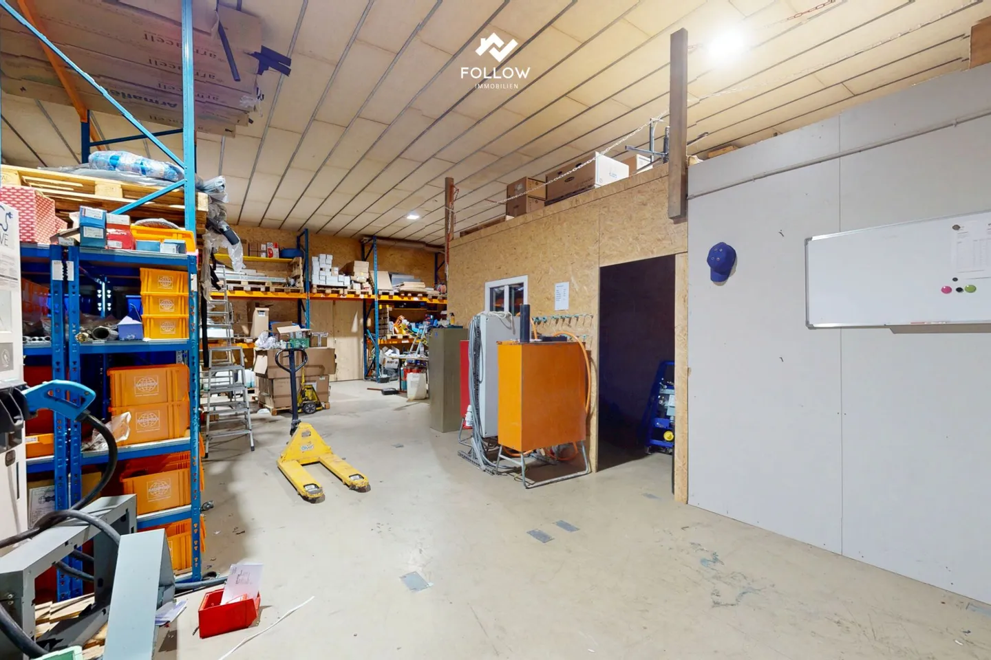 Edificio residenziale e magazzino situato in posizione centrale con grande potenziale - Foto 13 di 17