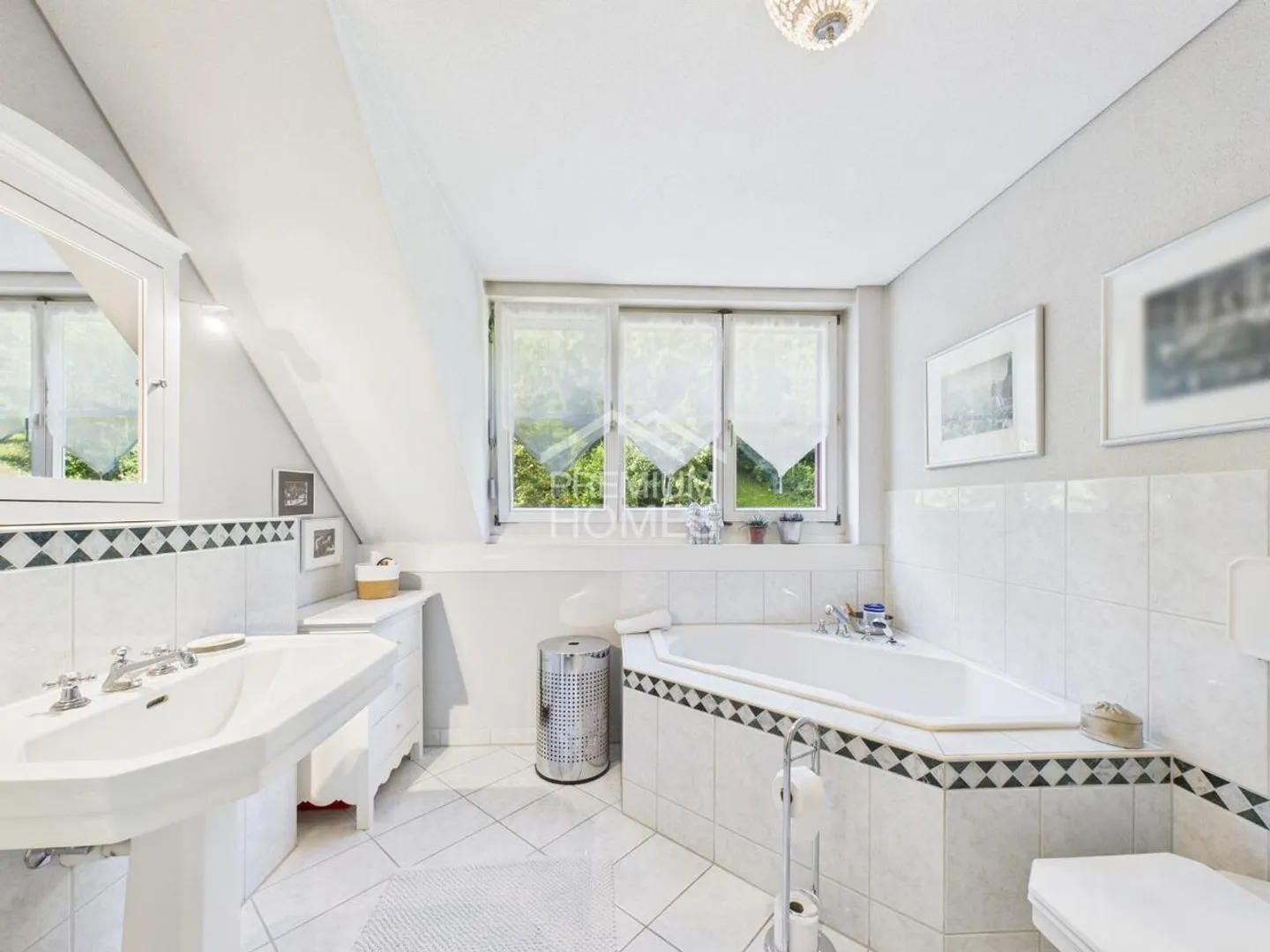 Versatile Living with Charm, Quality, and Connection to Nature - Photo 8 of 10