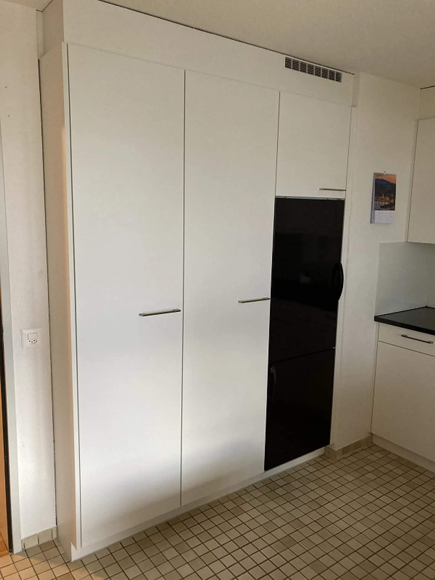 Spacious, Quiet 4.5 Room Apartment - Photo 3 of 8