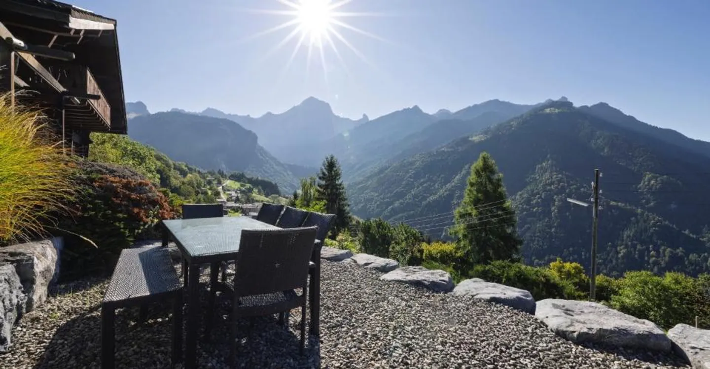 Individual chalet with 7.5 rooms 3 min. by car from Gryon/Barboleuse - Photo 2 of 12