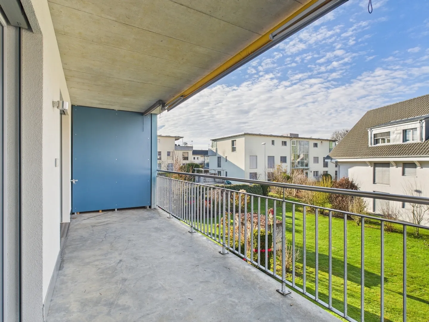 Cozy 2.5-Room Apartment with Balcony - Photo 11 of 13