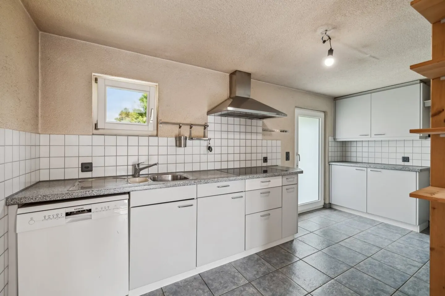 Gepflegtes Zuhause im Grünen mit vielen Möglichkeiten - Foto 3 von 7