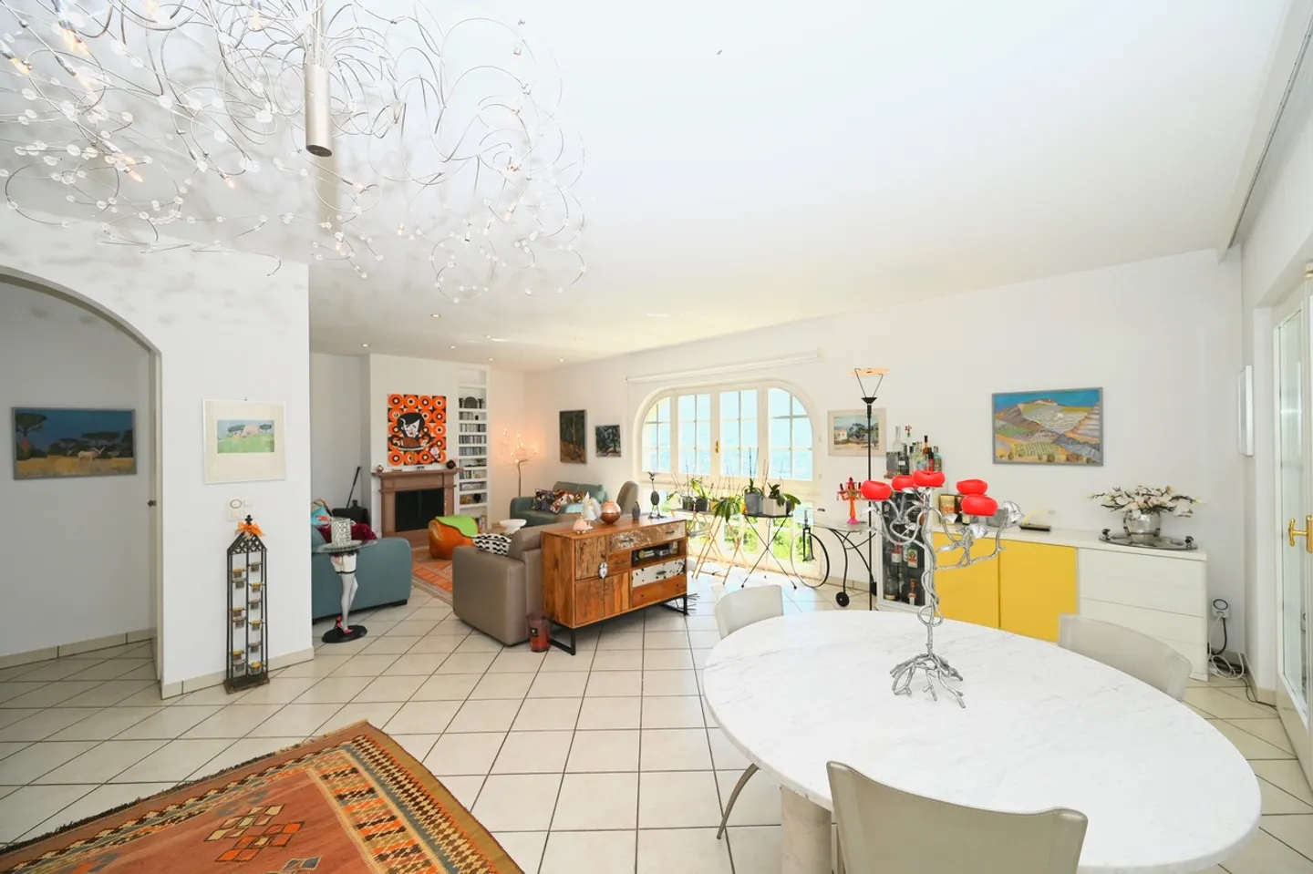 Elegante Villa Bifamiliare con Vista Panoramica sul Lago e Montagne - Foto 6 di 21