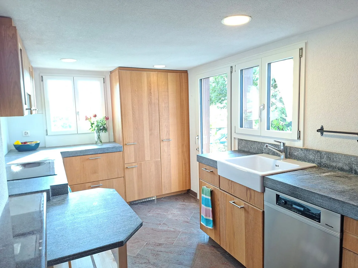 Charmantes Einfamilienhaus mit Garten - Foto 6 von 14