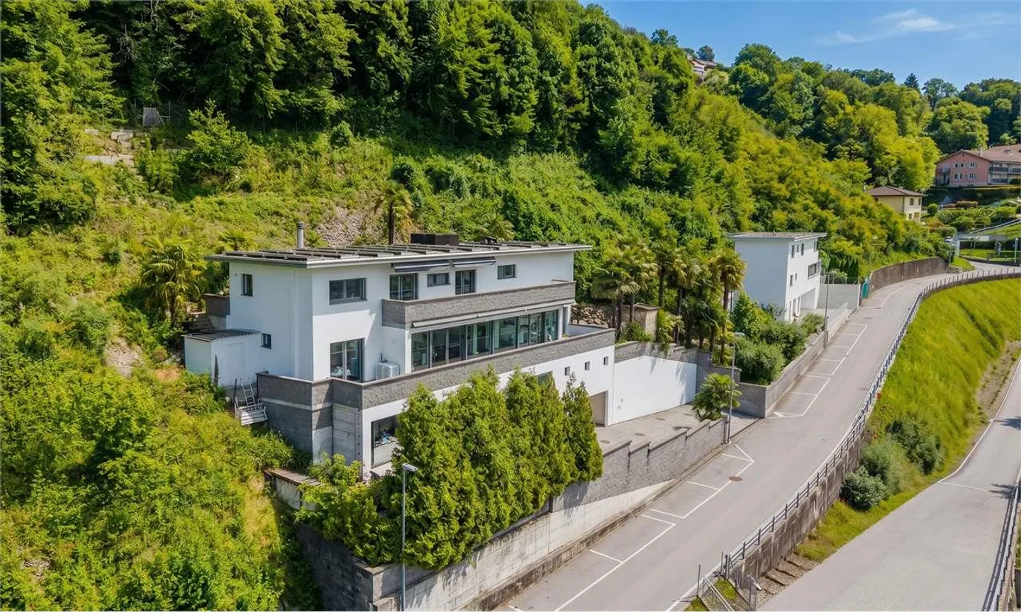 Villa moderna a pochi minuti dal centro di Lugano - Foto 2 di 13