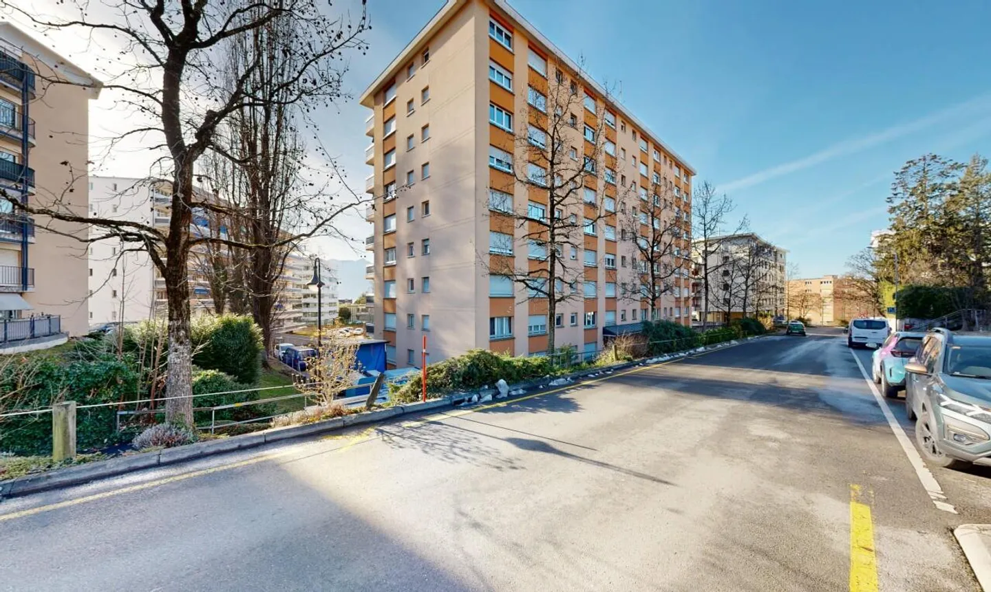 Bright studio with large balcony in the heart of Clarens - Photo 8 of 10