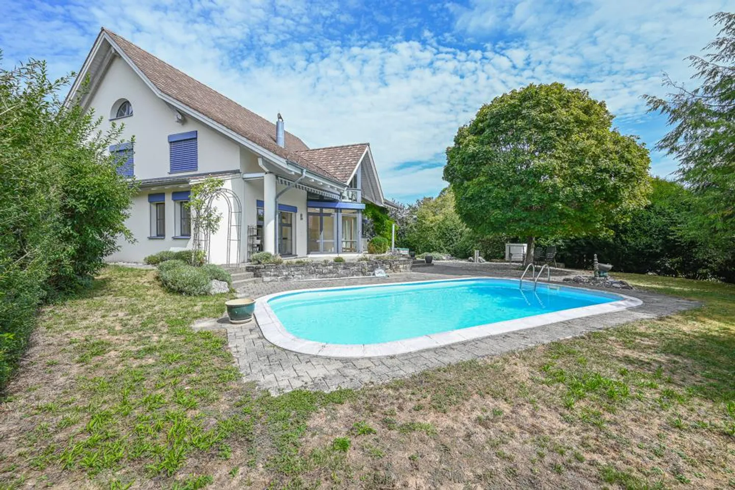 Grosszügiges Einfamilienhaus mit Pool - Foto 6 von 7
