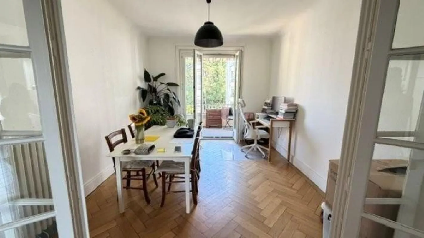 Geräumig und hell, nahe der av. de Cour! - Foto 5 von 5