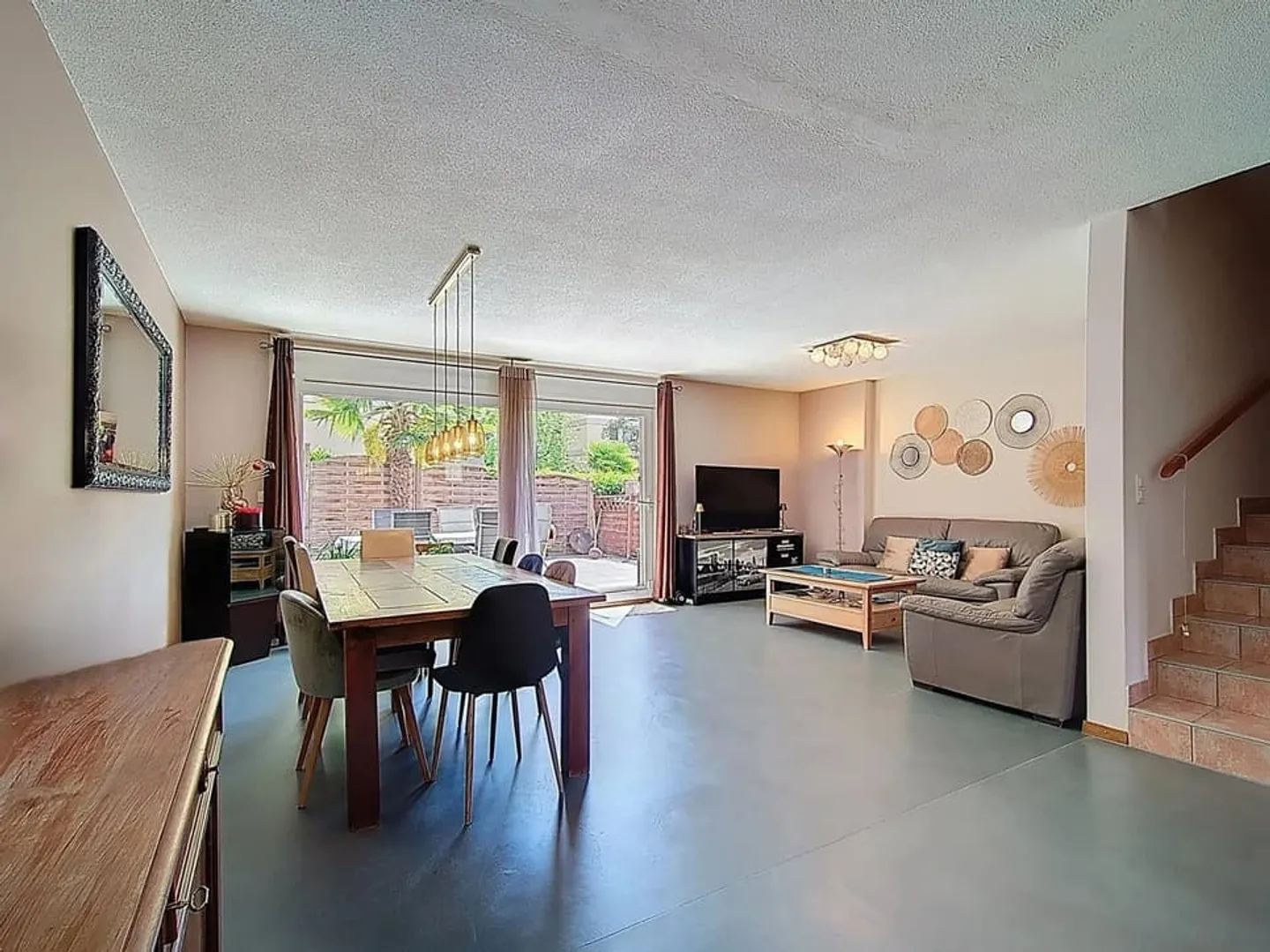 ESCLUSIVO: A 2 minuti dal lago! Casa di 5.5P con grande terrazza e vista - Foto 3 di 13