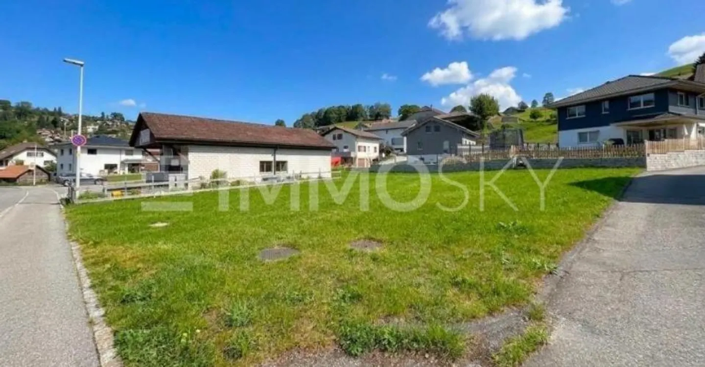 Terrain constructible ensoleillé avec beaucoup d'espace pour vos rêves de vie - Photo 3 sur 4