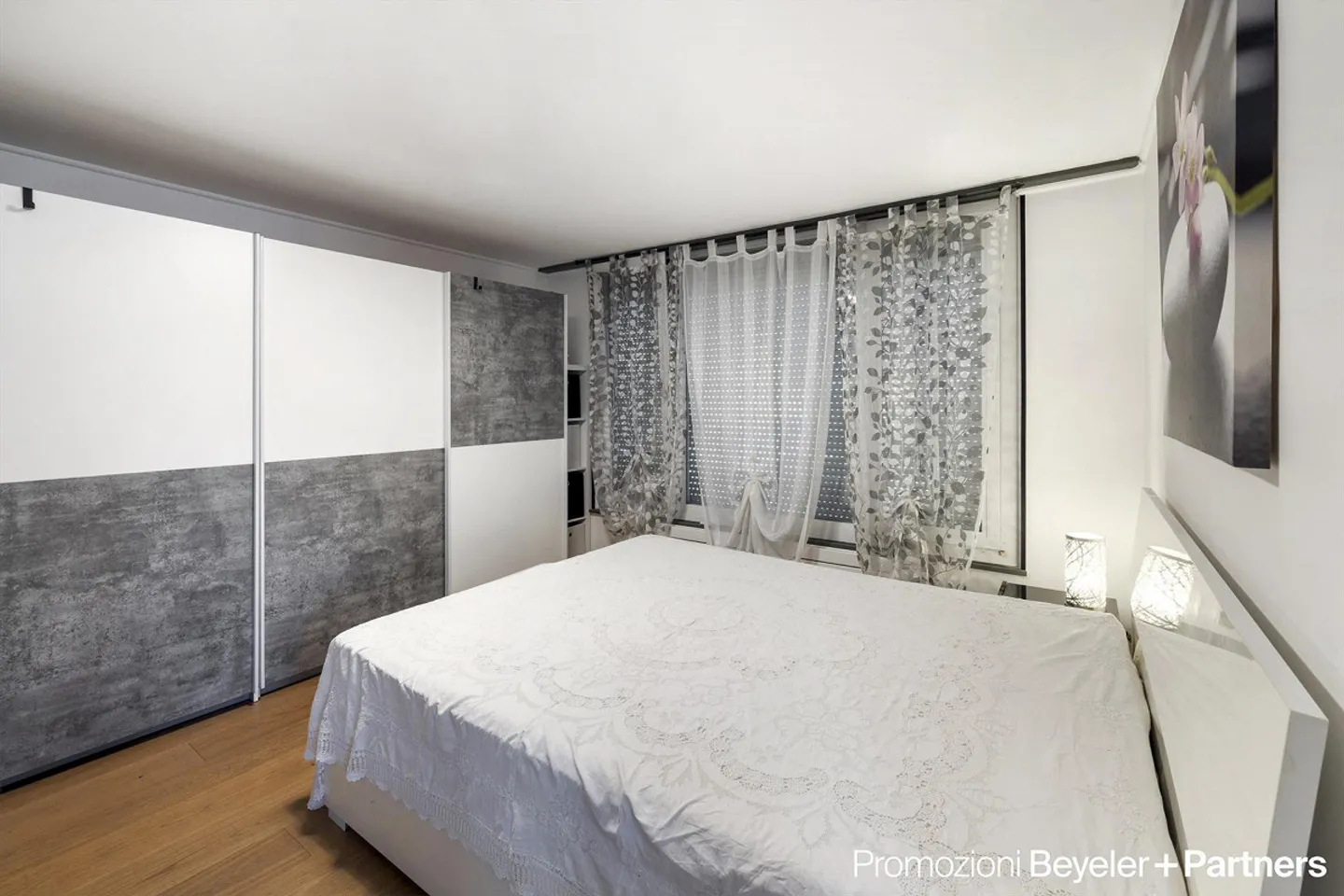 Casa bifamiliare con giardino privato e vista parziale sul lago a Piazzogna - Foto 3 di 15