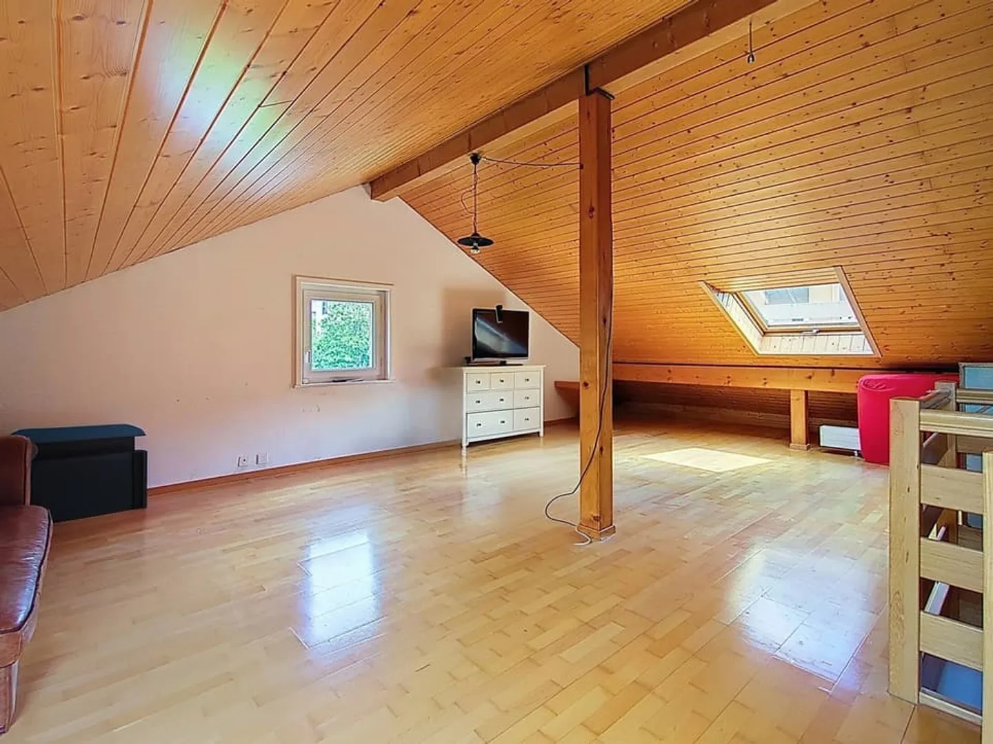 ESCLUSIVO: A 2 minuti dal lago! Casa di 5.5P con grande terrazza e vista - Foto 10 di 13