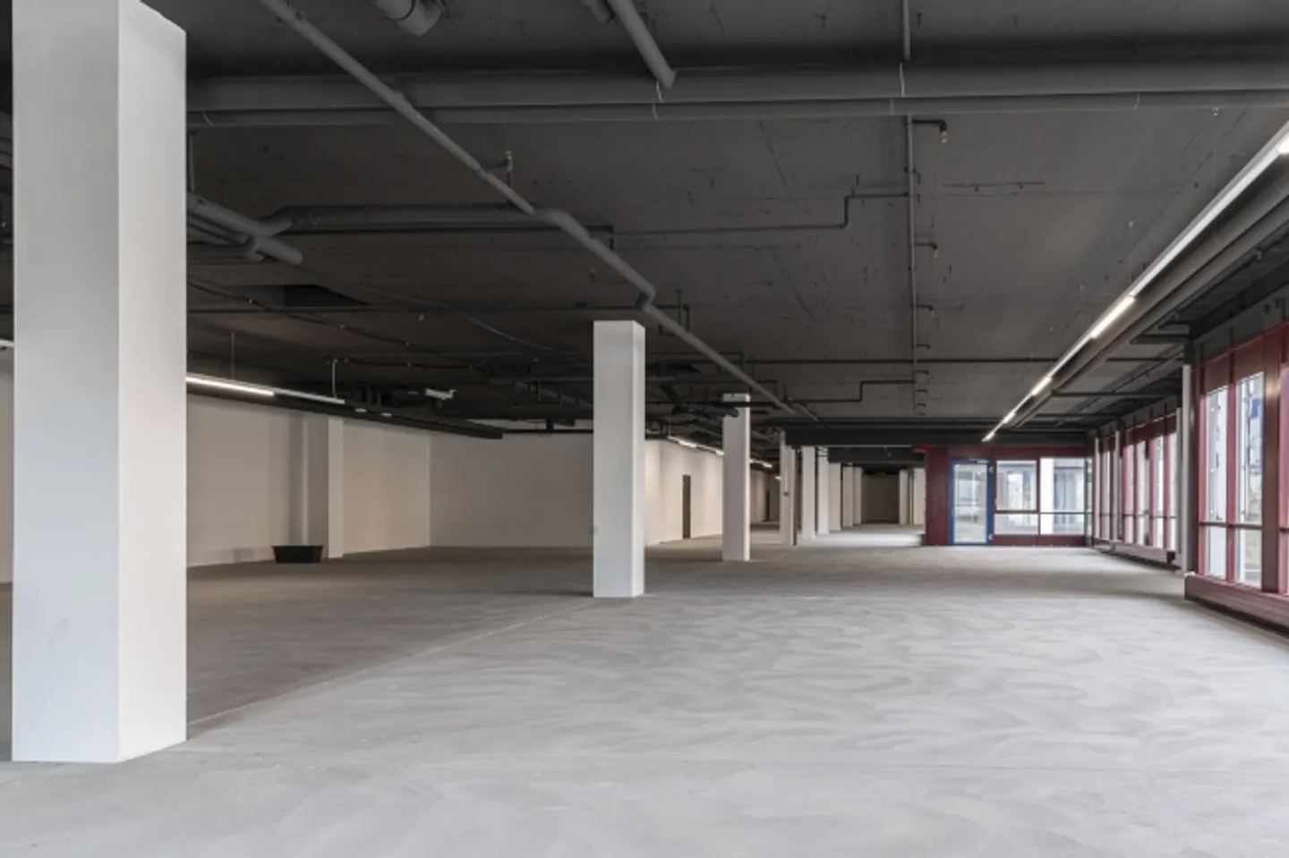 Lieux de travail parfaitement situés pour l'ingénierie des transports - Photo 2 sur 3