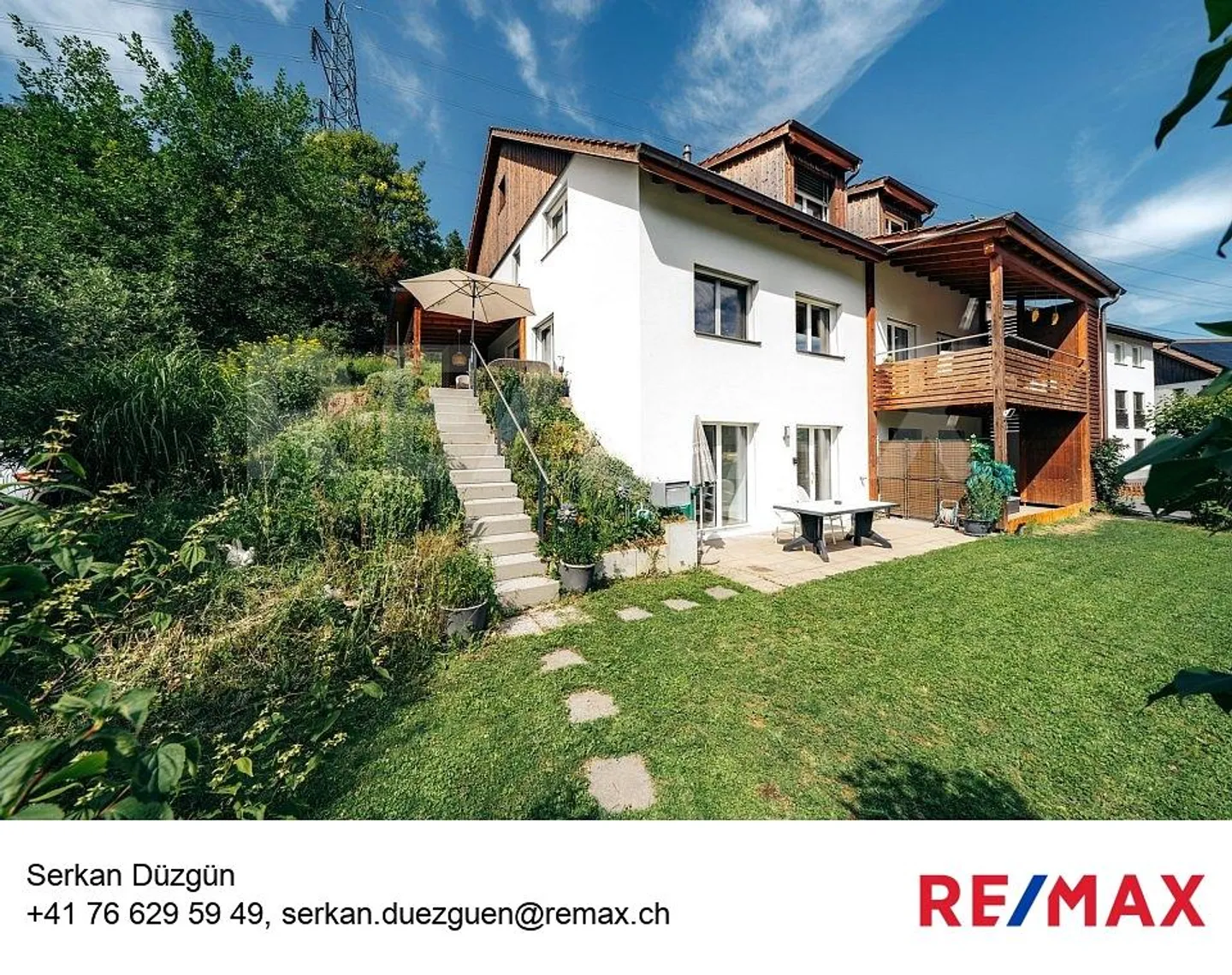 Geräumiges Doppelhaus mit Gästewohnung - Foto 1 von 13