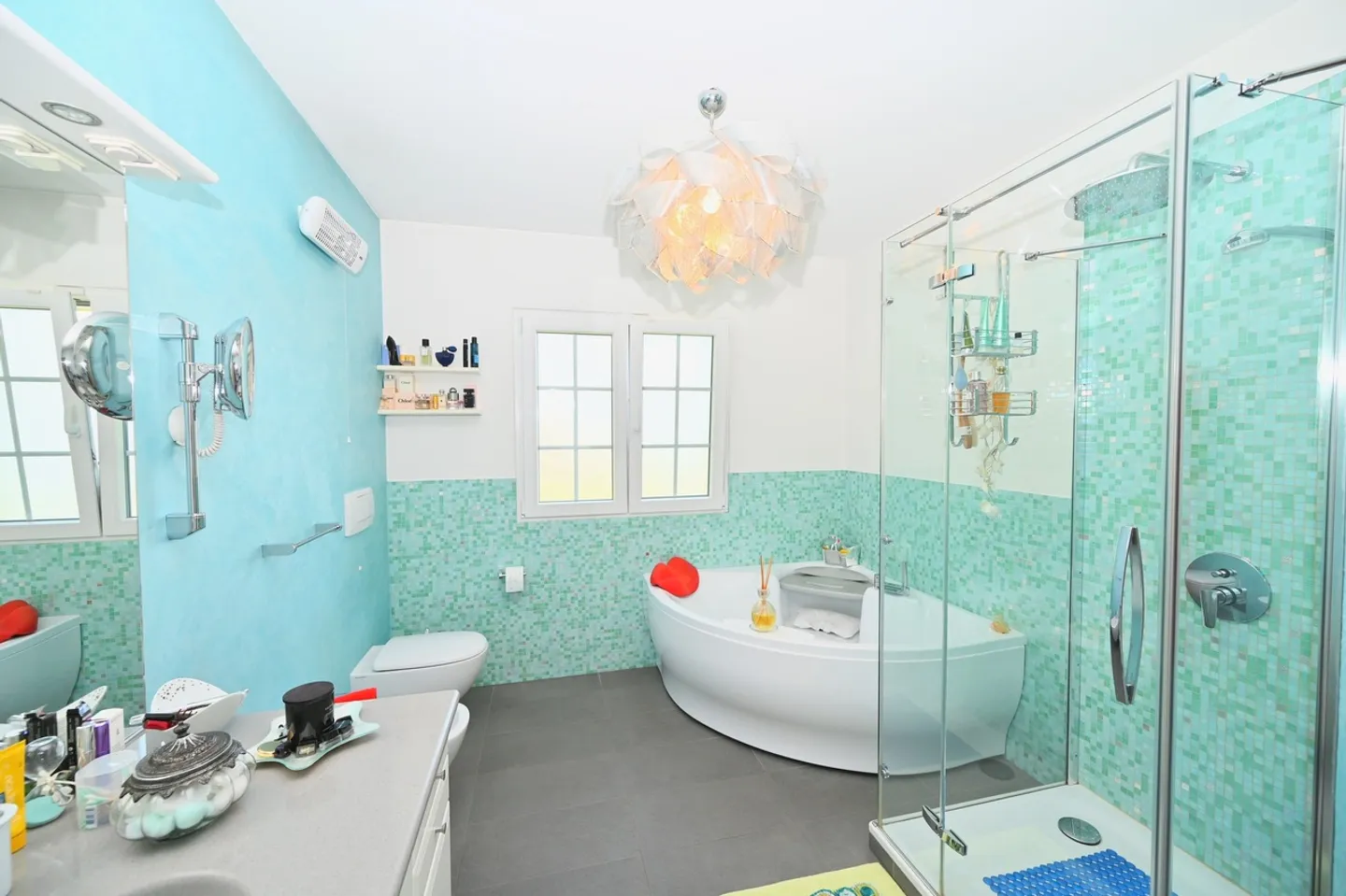 Elegante Villa Bifamiliare con Vista Panoramica sul Lago e Montagne - Foto 13 di 21