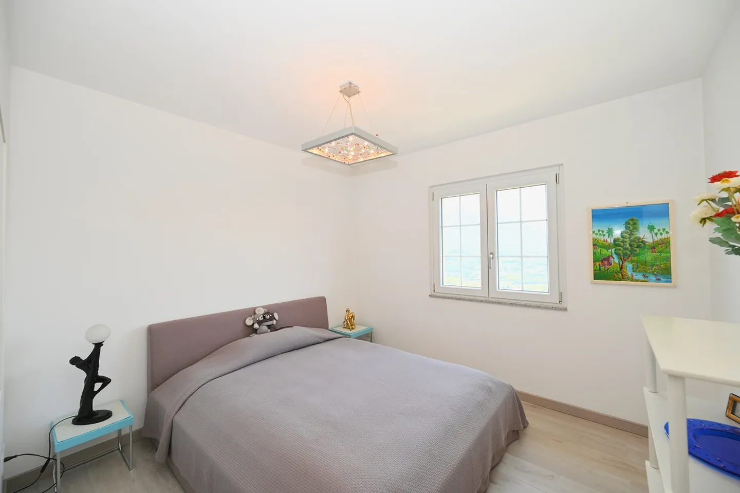 Elegante Villa Bifamiliare con Vista Panoramica sul Lago e Montagne - Foto 15 di 21