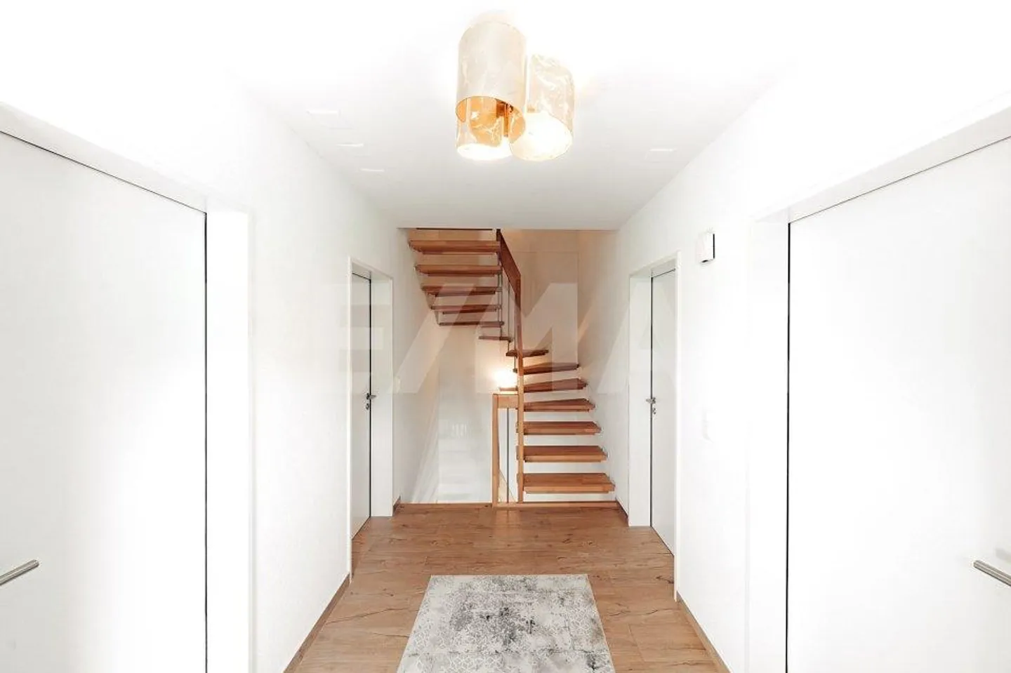 Geräumiges Doppelhaus mit Gästewohnung - Foto 11 von 13