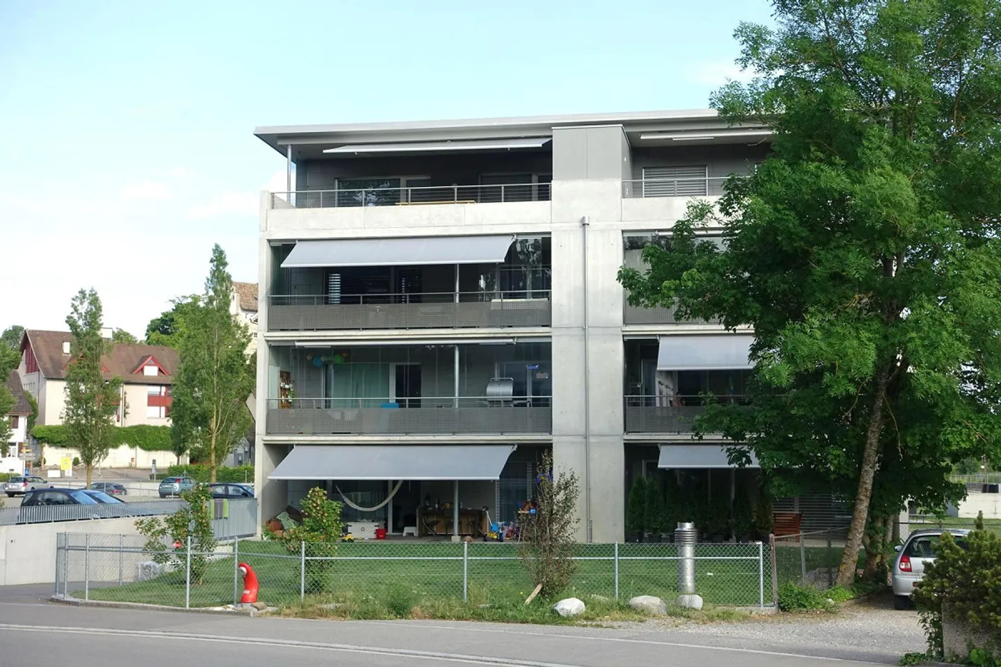 Helle 3 ½ Zimmerwohnung mit grossem Wintergarten und Balkon - Foto 8 di 9