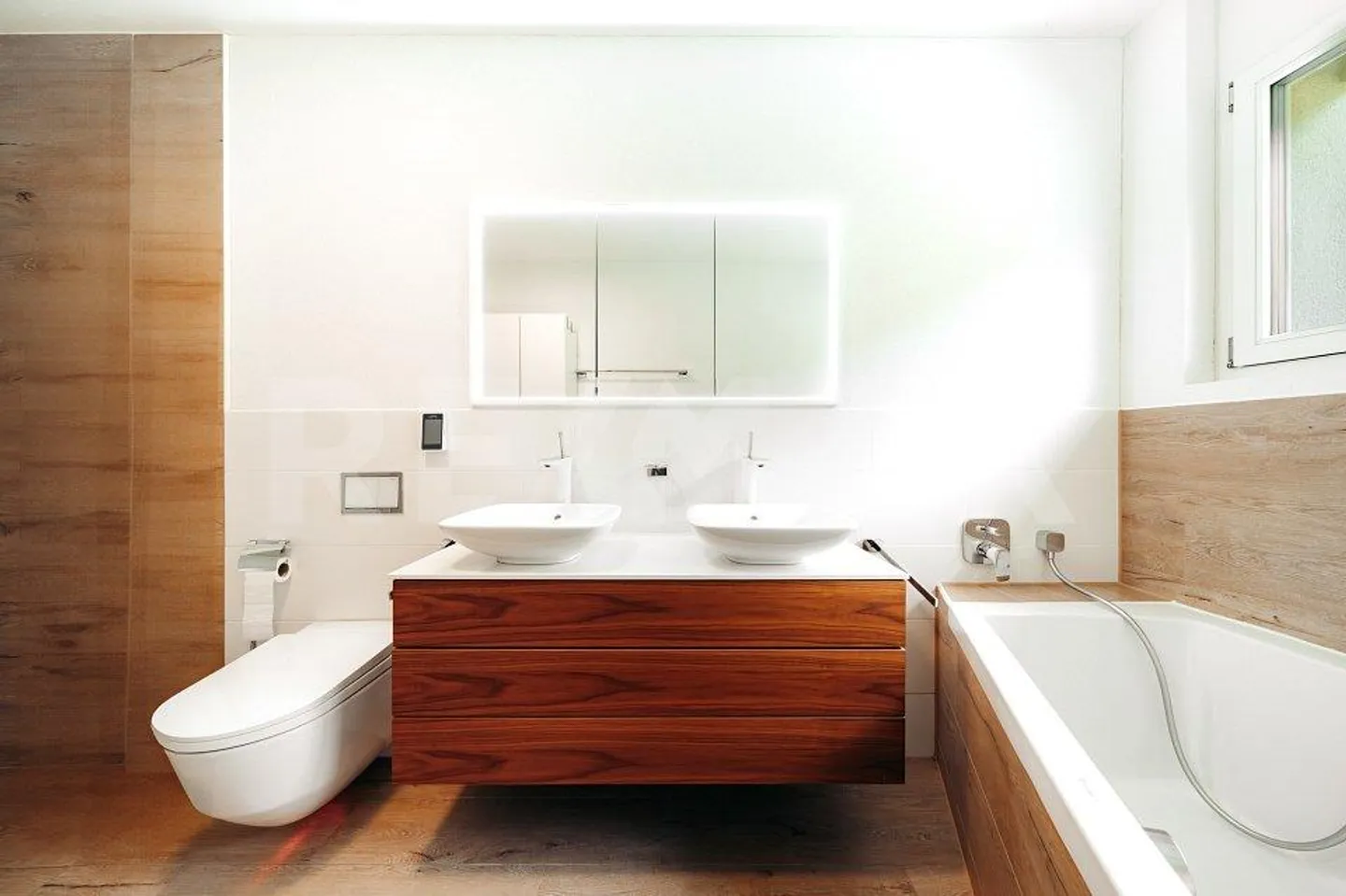 Geräumiges Doppelhaus mit Gästewohnung - Foto 13 von 13