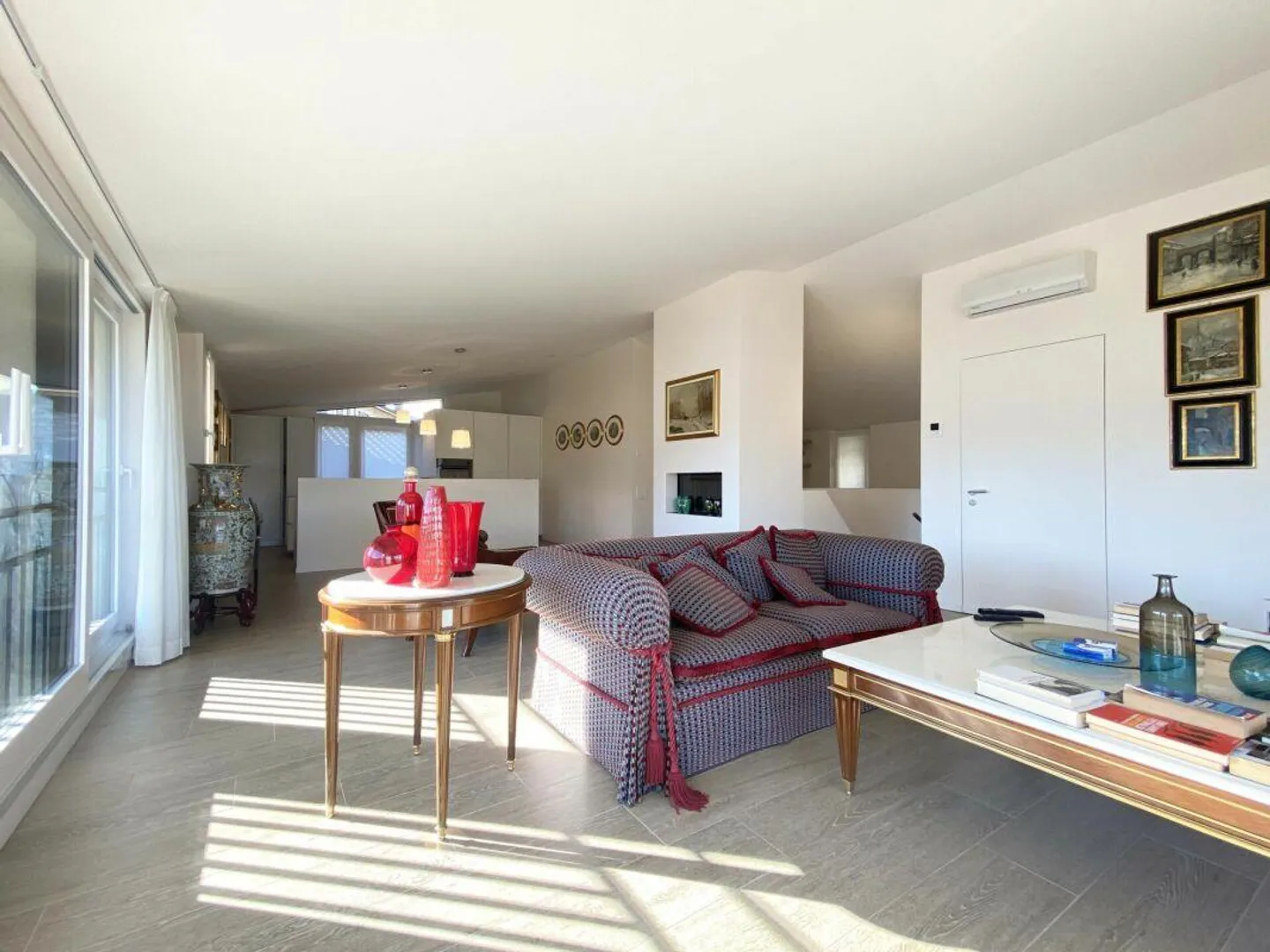 BREGANZONA · REFINED DUPLEX WITH TERRACE · EXCLUSIVE RESIDENCE - Photo 6 of 18