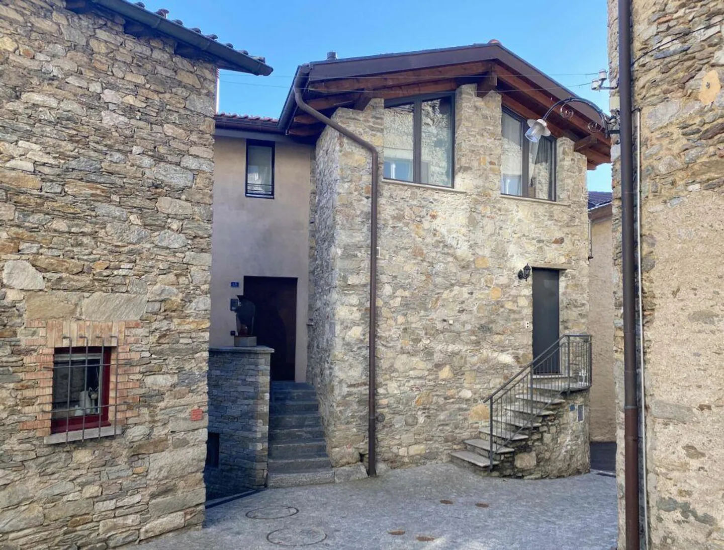 BREGANZONA · REFINED DUPLEX WITH TERRACE · EXCLUSIVE RESIDENCE - Photo 13 of 18