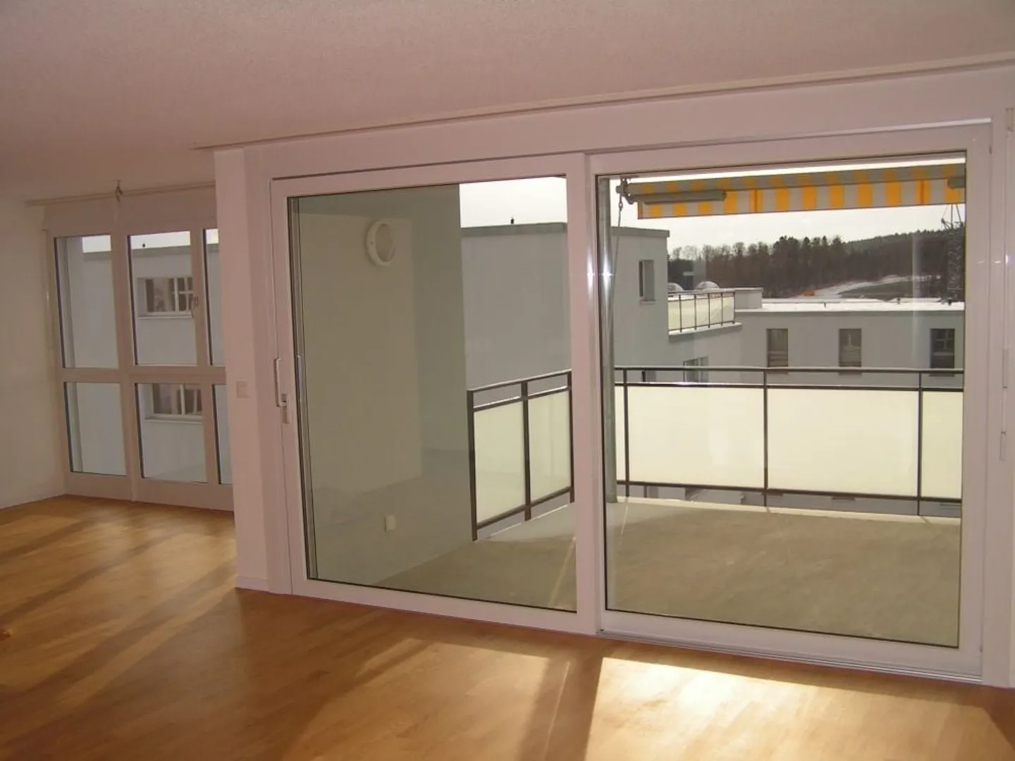 Modern 4.5-room apartment with balcony - Photo 7 of 10