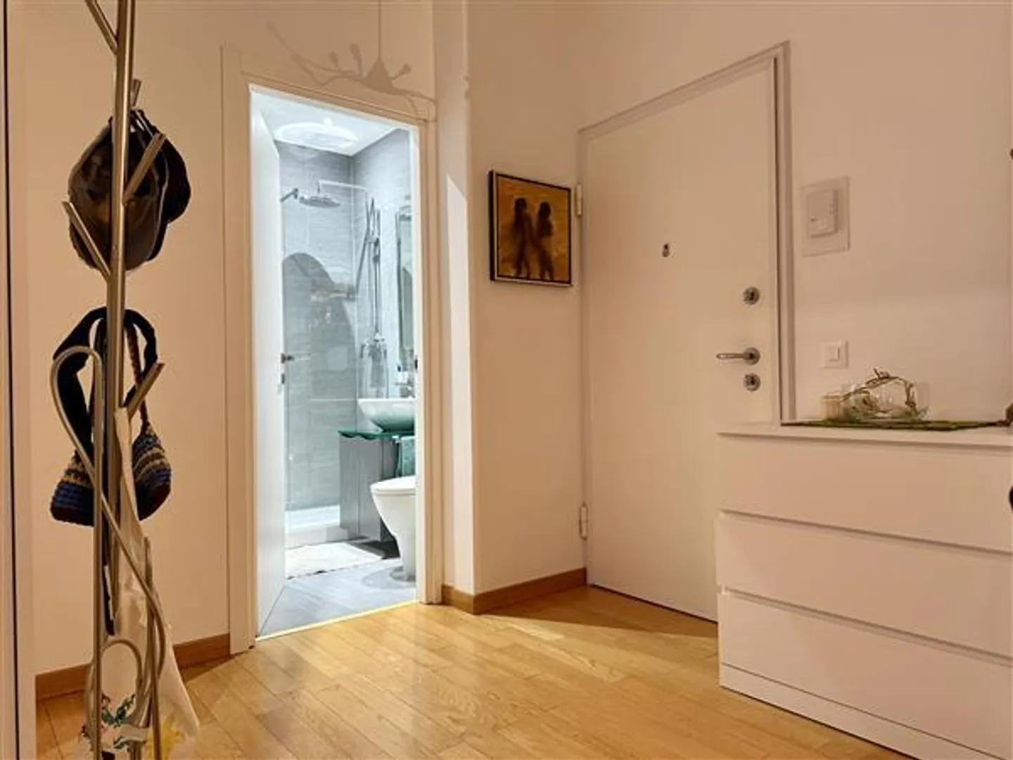 Castagnola: 2.5 Room Apartment - Photo 2 of 9