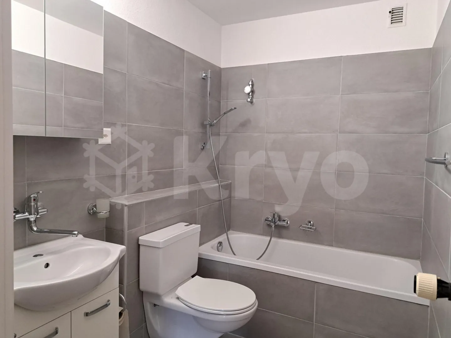 Appartamento di 3,5 stanze, quartiere soleggiato - Foto 9 di 11