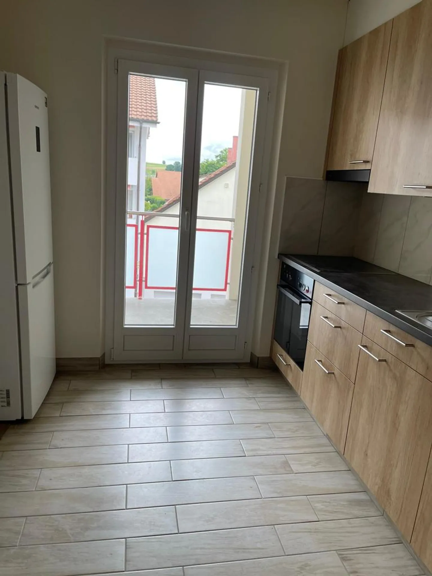 Appartamento moderno di 3 stanze a Brügg - Foto 2 di 7