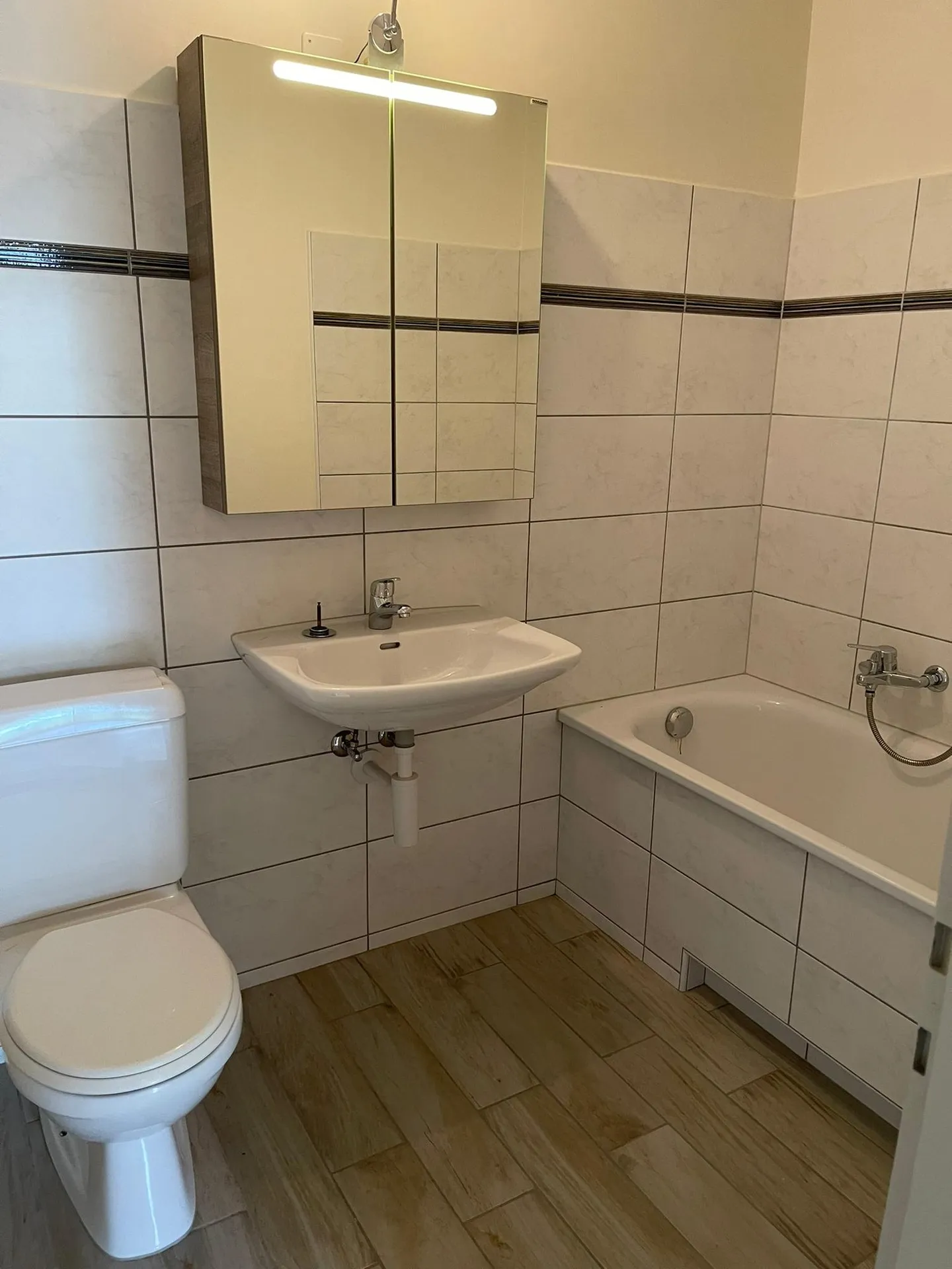 Appartamento moderno di 3 stanze a Brügg - Foto 3 di 7