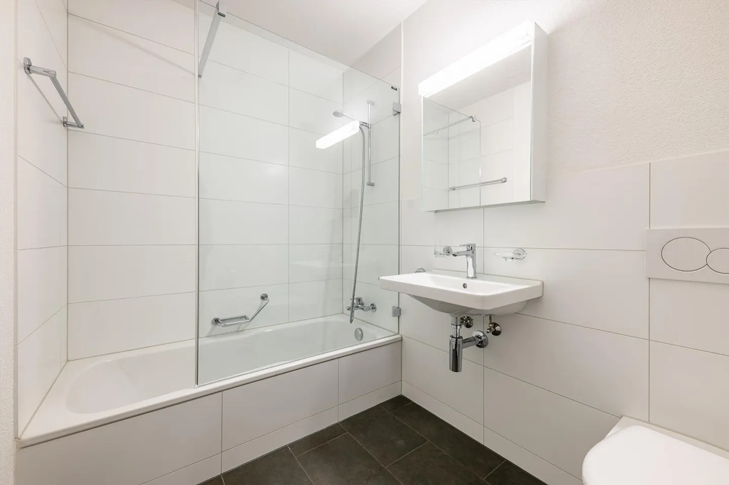 Beautiful modern 2.5 room apartment - Photo 6 of 9