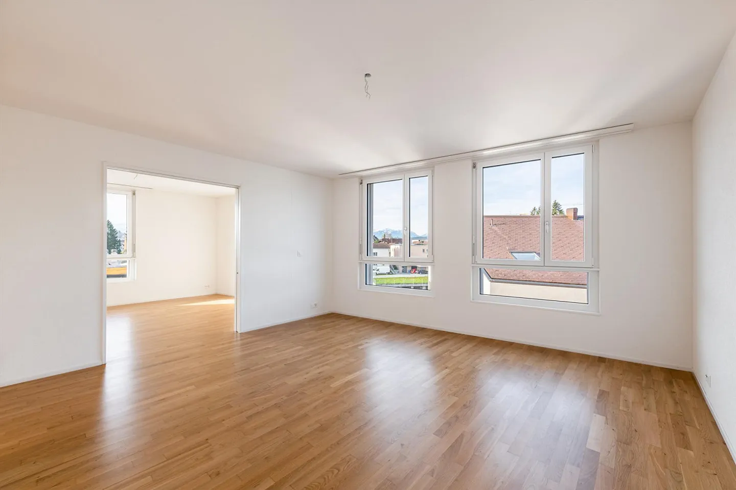 Beautiful modern 2.5 room apartment - Photo 3 of 9